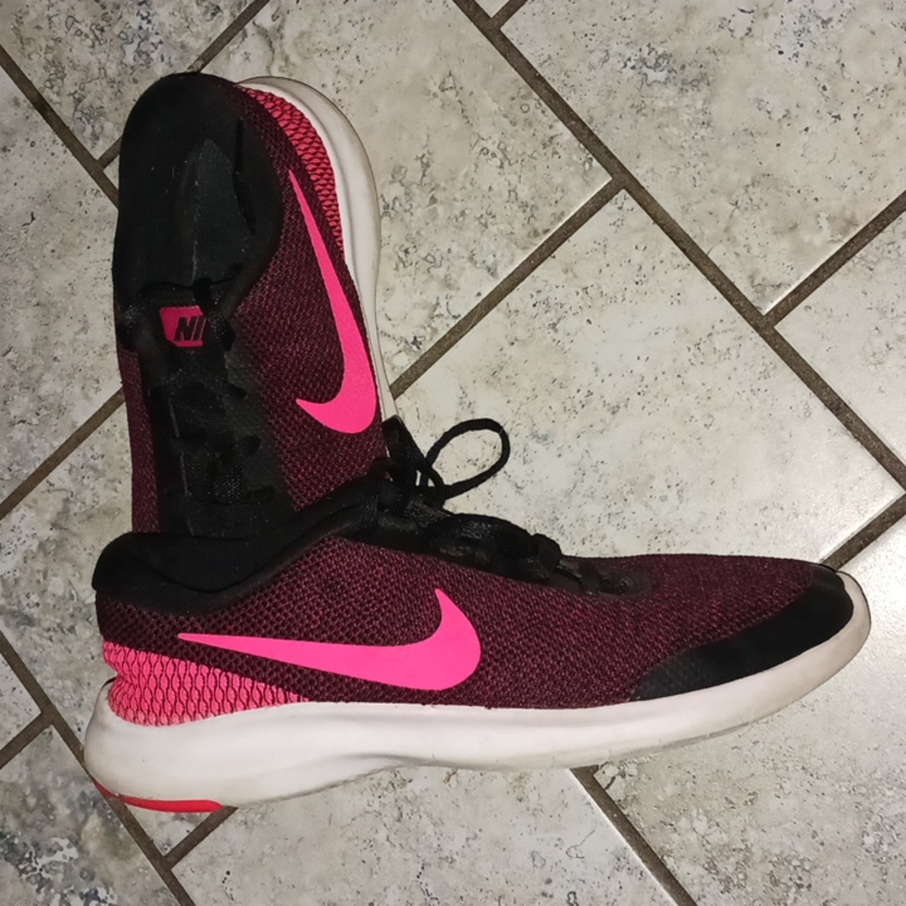 Woman's sneakers